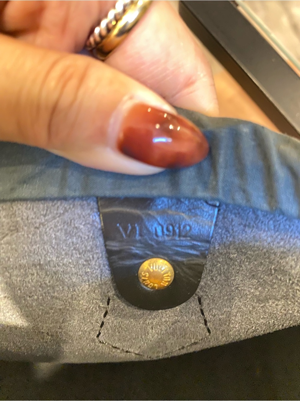 Louis Vuitton Black Epi Leather Speedy 25 - Picture 12 of 12